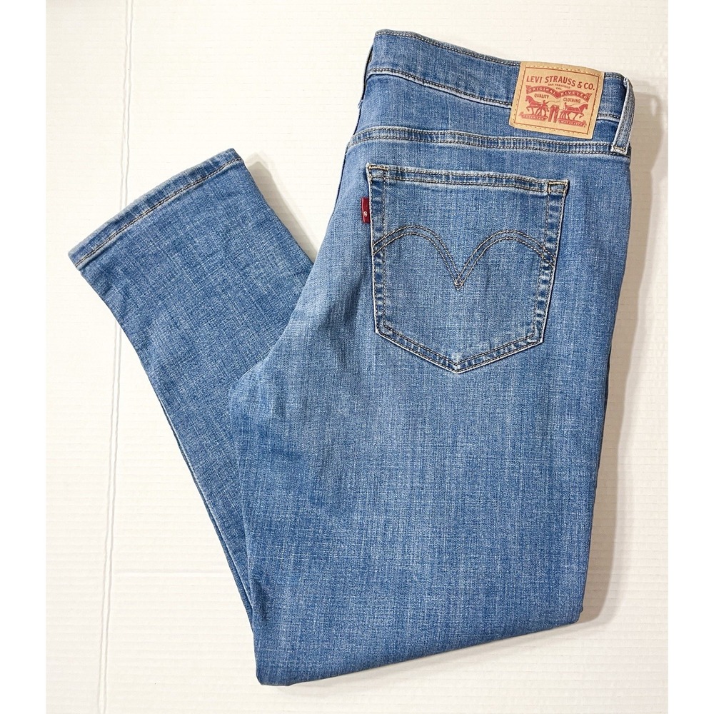 Levi's‎ Jeans Women's 32 Boyfriend Fit Distressed Boho Heritage Western Capri